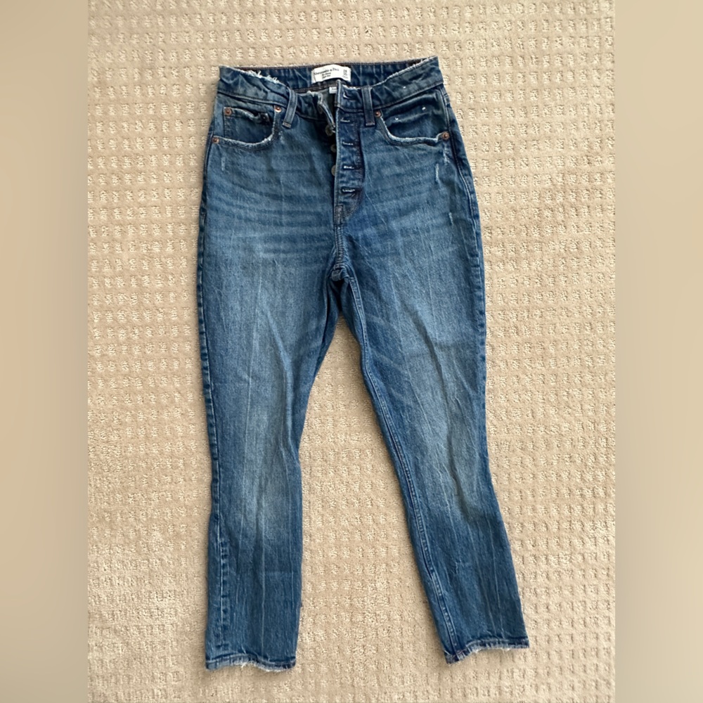 Abercrombie The Skinny High Rise Curve Love Jean. 00.